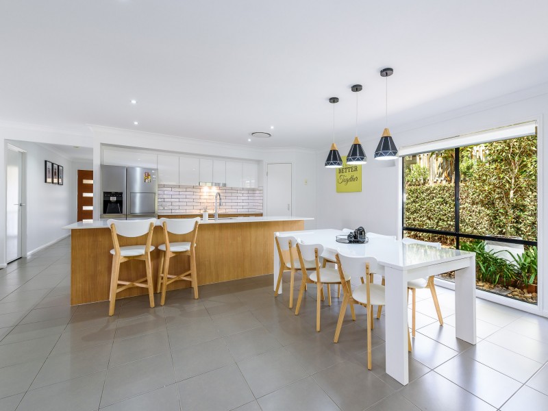 68 Harmsworth Road, Pacific Pines QLD 4211