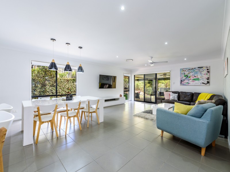 68 Harmsworth Road, Pacific Pines QLD 4211