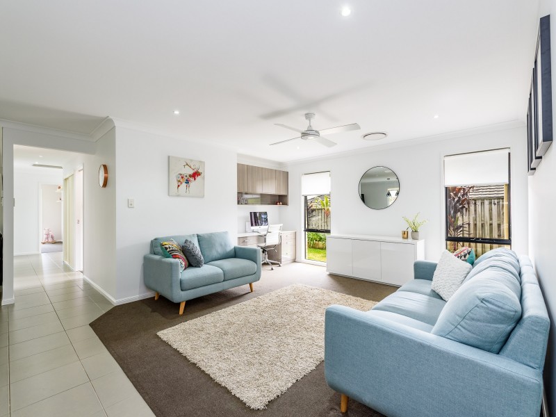 68 Harmsworth Road, Pacific Pines QLD 4211