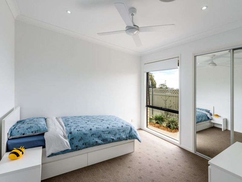 68 Harmsworth Road, Pacific Pines QLD 4211