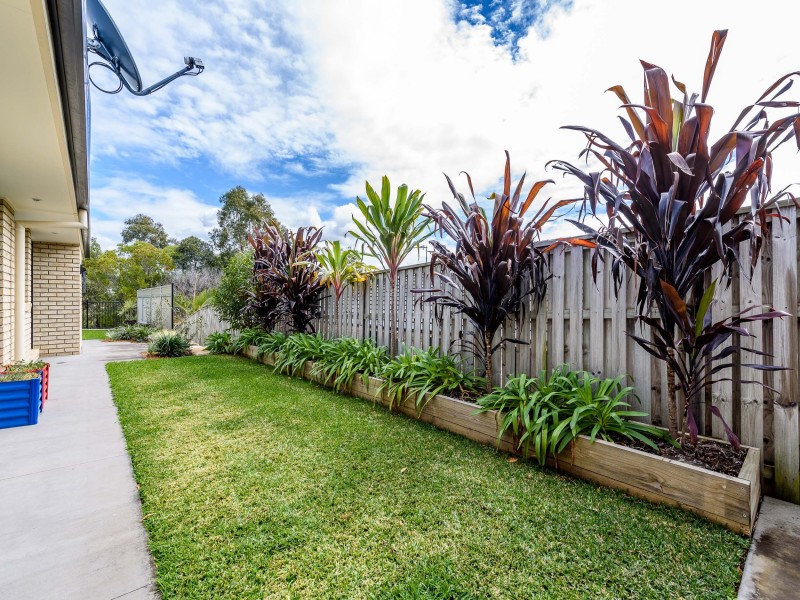 68 Harmsworth Road, Pacific Pines QLD 4211