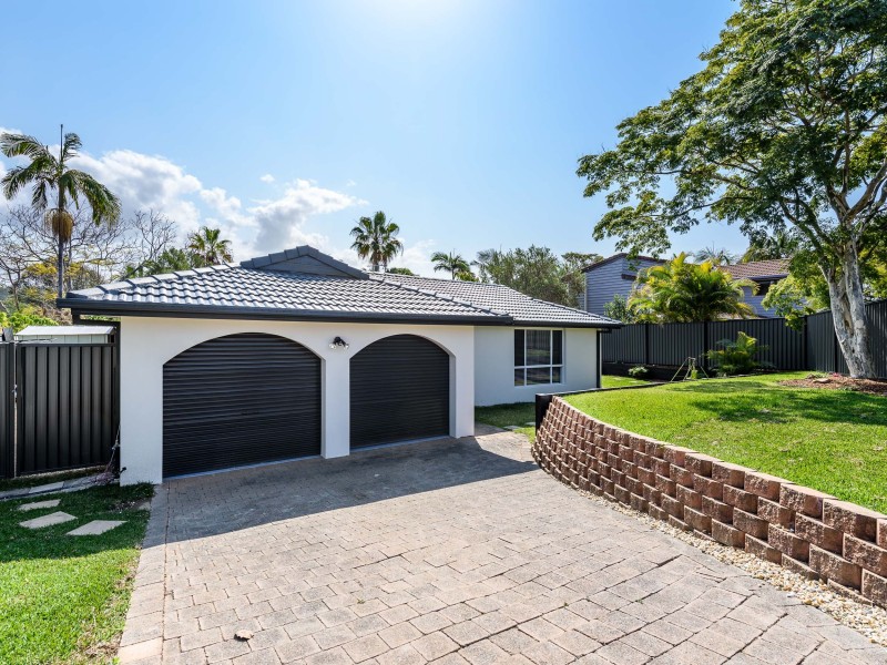 4 Dubbo Court, Helensvale QLD 4212