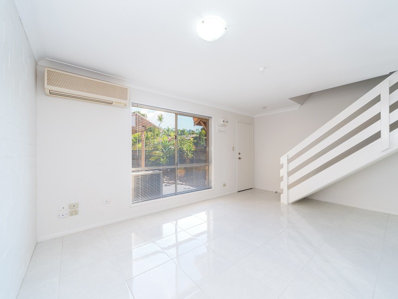 29/81 Olsen Avenue, Labrador QLD 4215