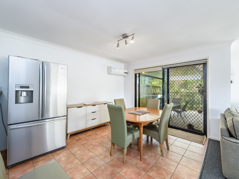 2/7 Gemma Glade, Labrador QLD 4215