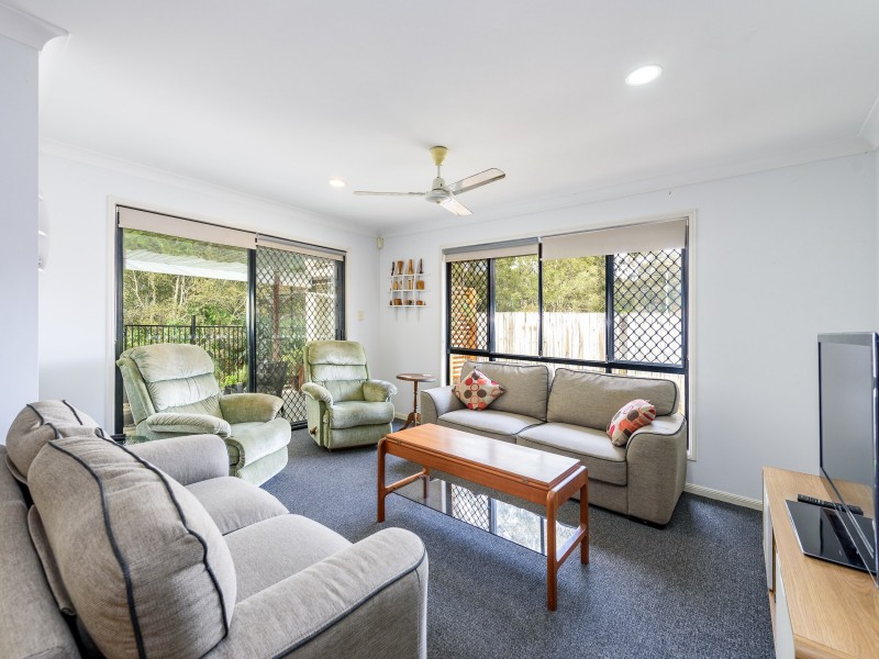 2/7 Gemma Glade, Labrador QLD 4215