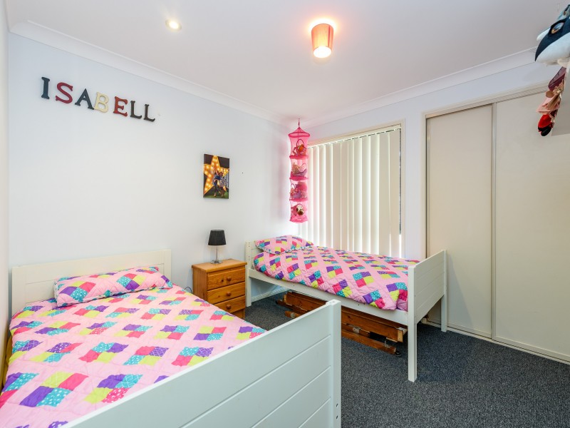 2/7 Gemma Glade, Labrador QLD 4215