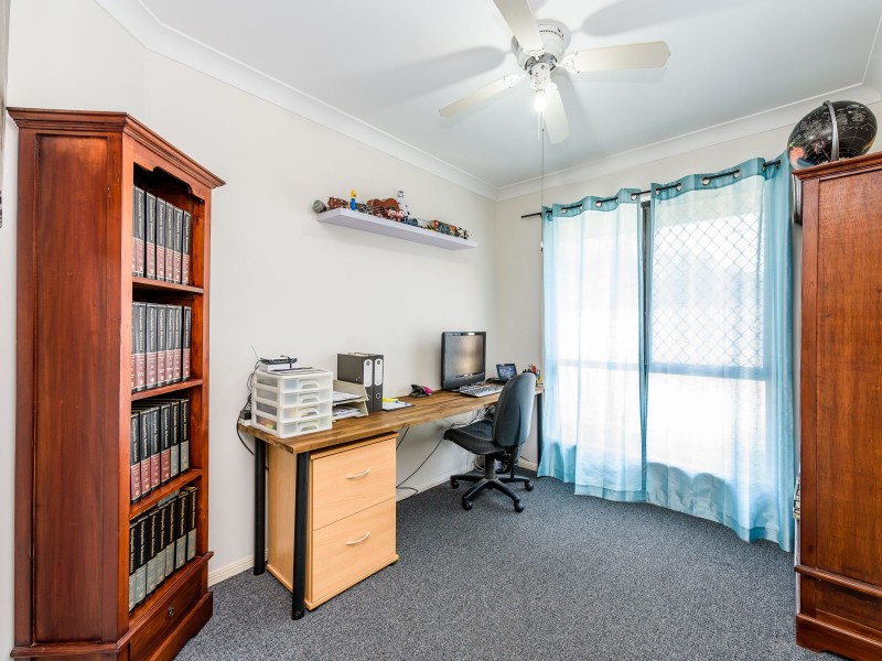 2/7 Gemma Glade, Labrador QLD 4215