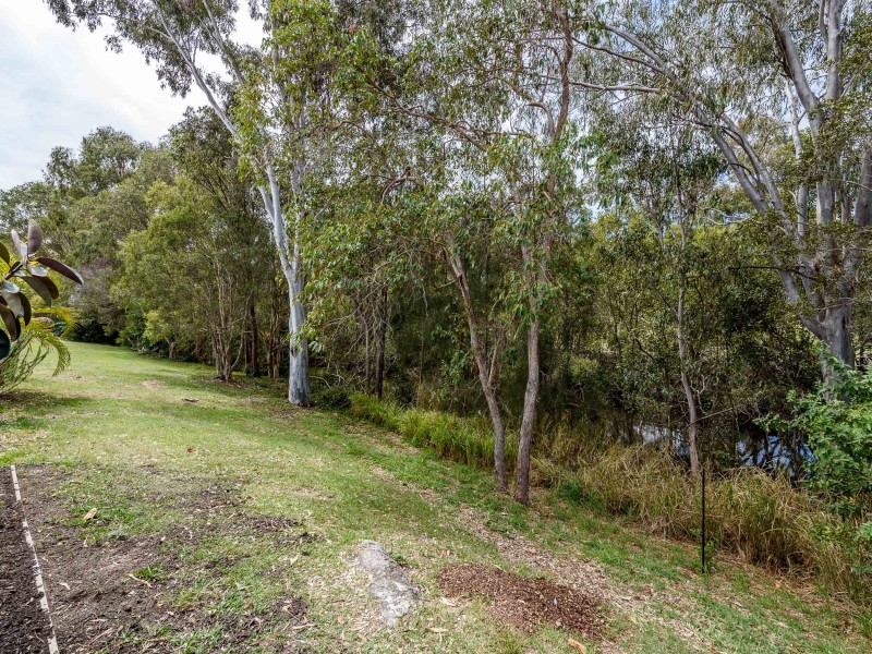 2/7 Gemma Glade, Labrador QLD 4215