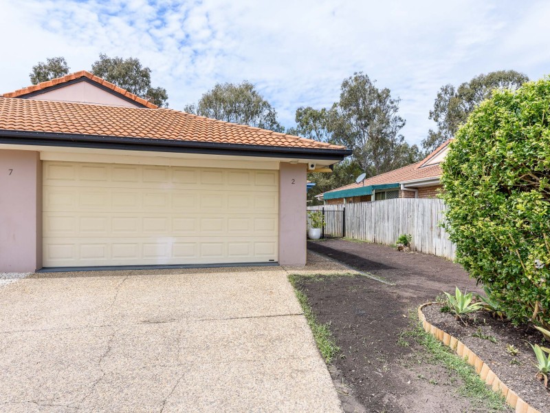 2/7 Gemma Glade, Labrador QLD 4215