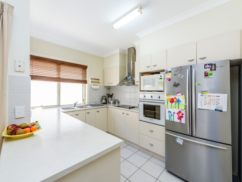 85/76 Bayview Street, Runaway Bay QLD 4216