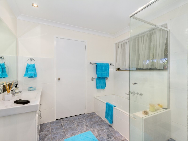 1/24 Nina Parade, Arundel QLD 4214