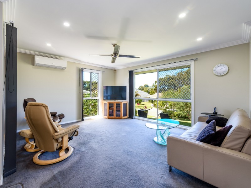 14 Pearson Close, Arundel QLD 4214