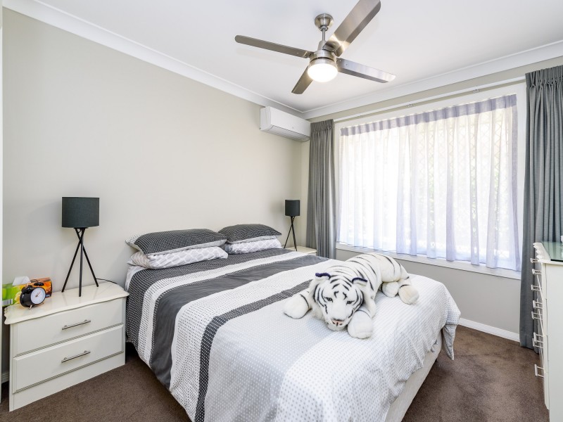 14 Pearson Close, Arundel QLD 4214
