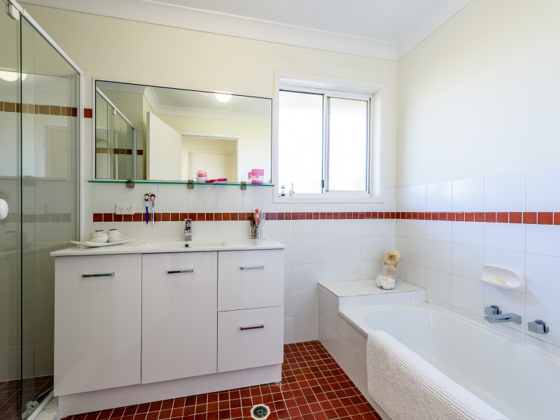 3 Tari Court, Runaway Bay QLD 4216