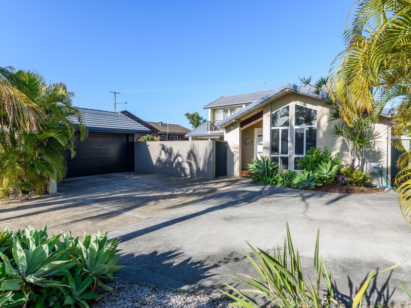 3 Tari Court, Runaway Bay QLD 4216