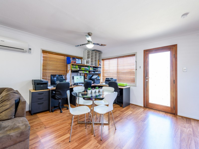 1 Nambur Street, Runaway Bay QLD 4216