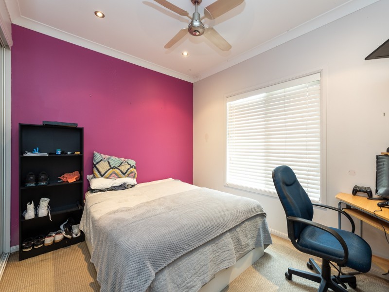 31 Lakeshore Drive, Helensvale QLD 4212