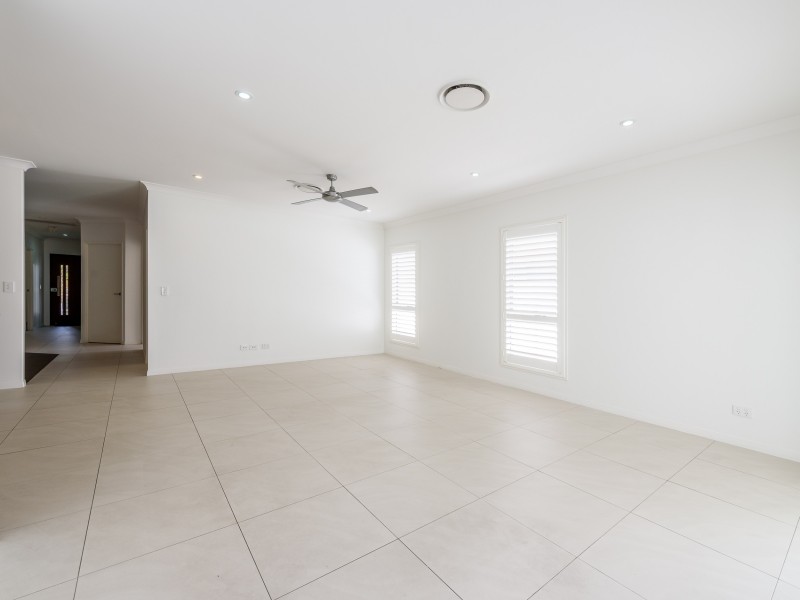 1/6 Compass Drive, Biggera Waters QLD 4216