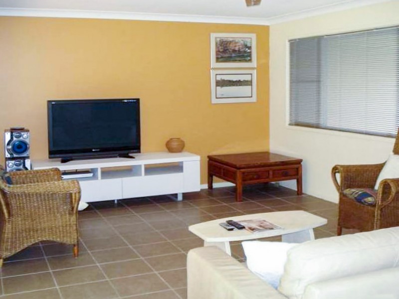 15 Shoveller Avenue, Paradise Point QLD 4216