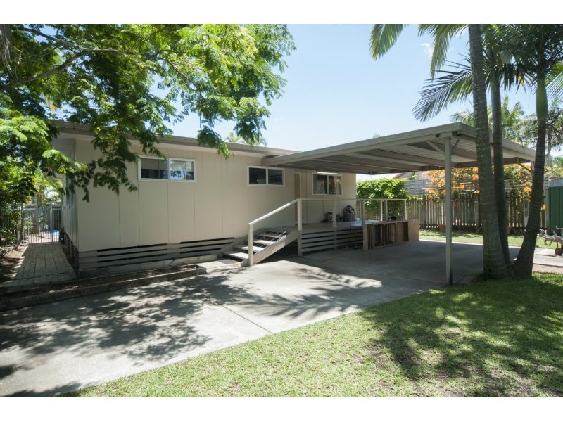 1 Magnolia Avenue, Hollywell QLD 4216