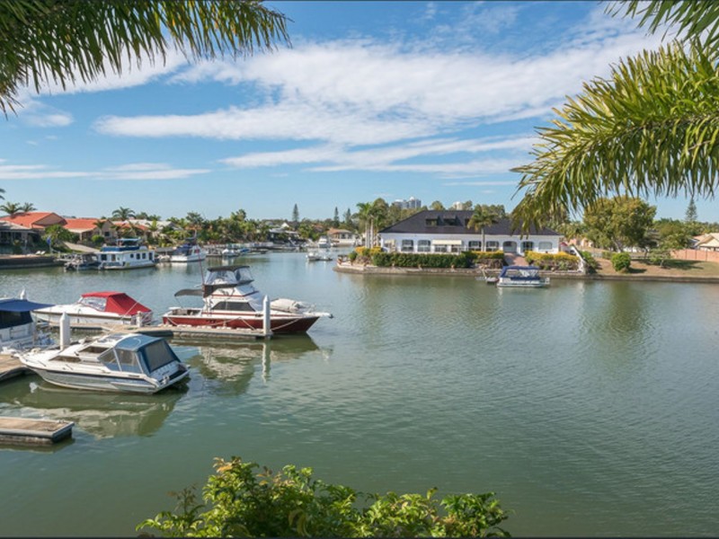 29/82 Limetree Parade, Runaway Bay QLD 4216