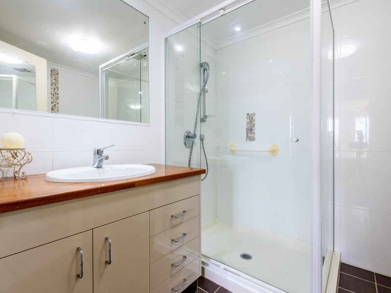 2/41a Broadwater Street, Runaway Bay QLD 4216