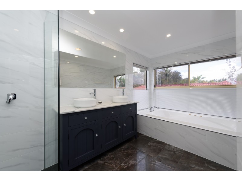 7 Yungaburra Place, Helensvale QLD 4212