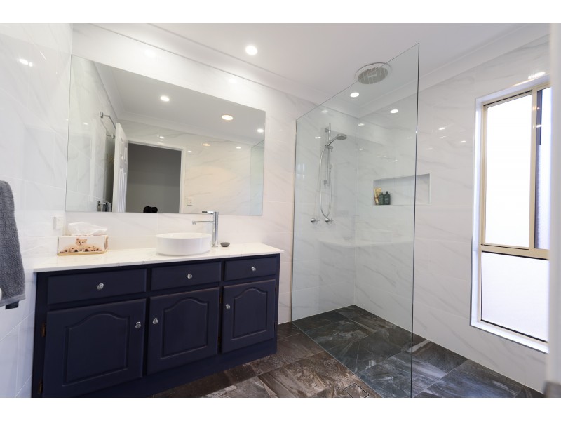 7 Yungaburra Place, Helensvale QLD 4212