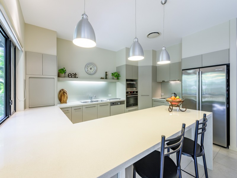 15 Nankeen Avenue, Paradise Point QLD 4216