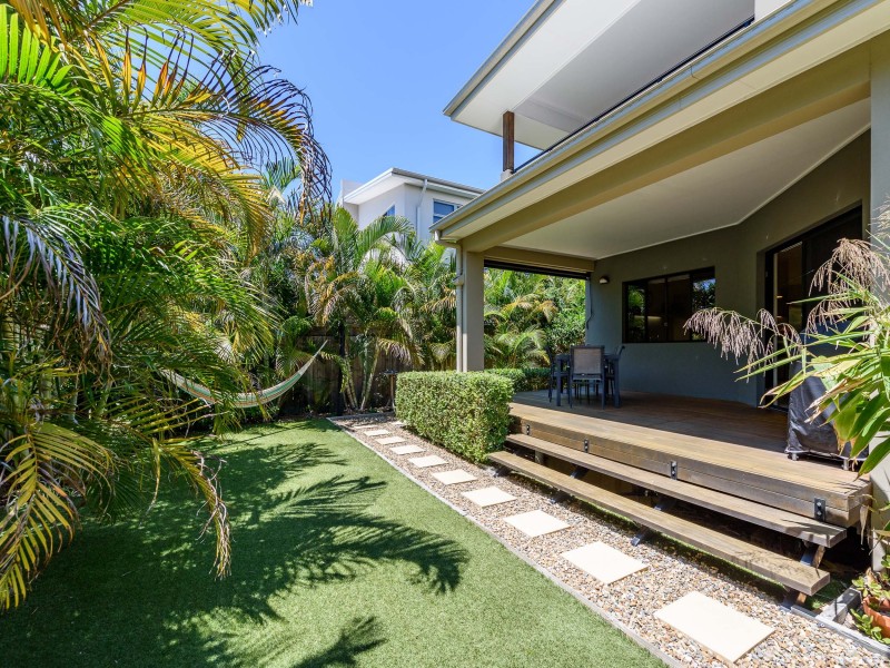 15 Nankeen Avenue, Paradise Point QLD 4216