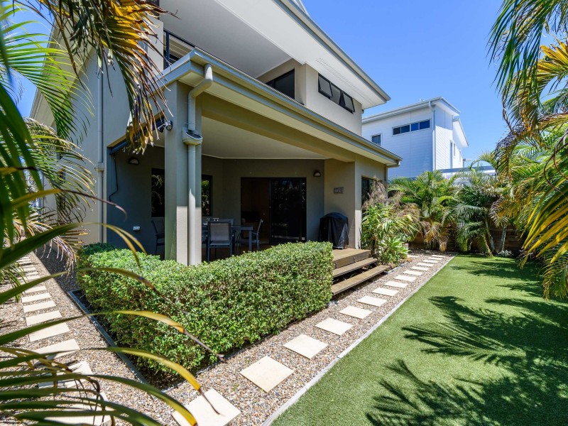 15 Nankeen Avenue, Paradise Point QLD 4216