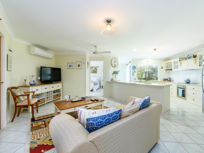 1 Putter Place, Arundel QLD 4214