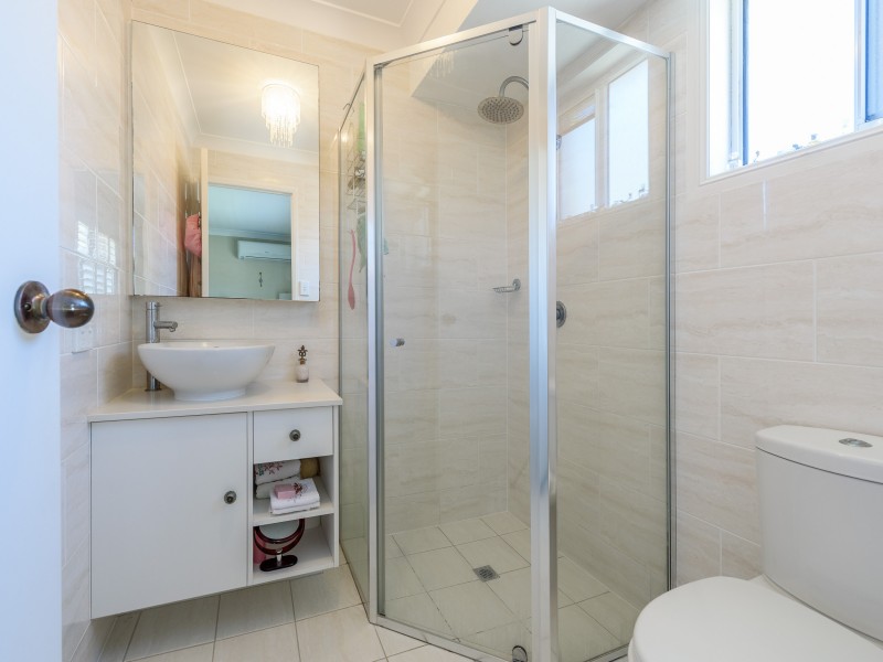 1 Putter Place, Arundel QLD 4214