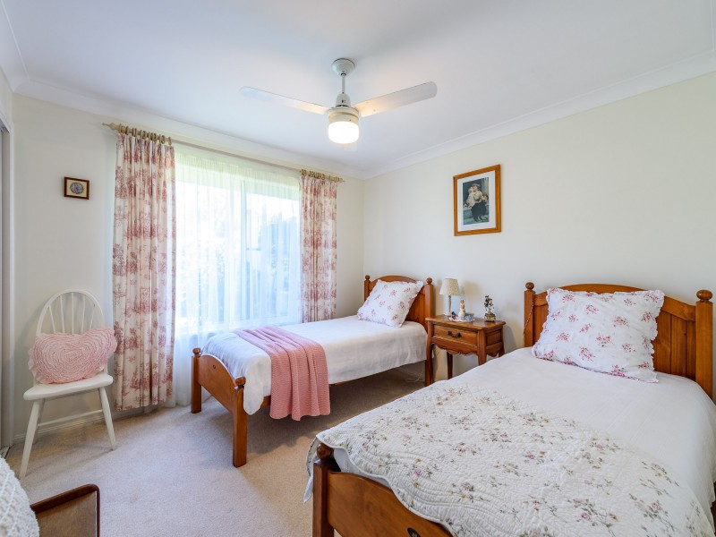 1 Putter Place, Arundel QLD 4214