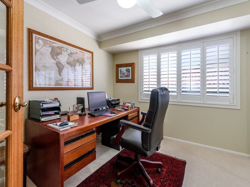 1 Putter Place, Arundel QLD 4214