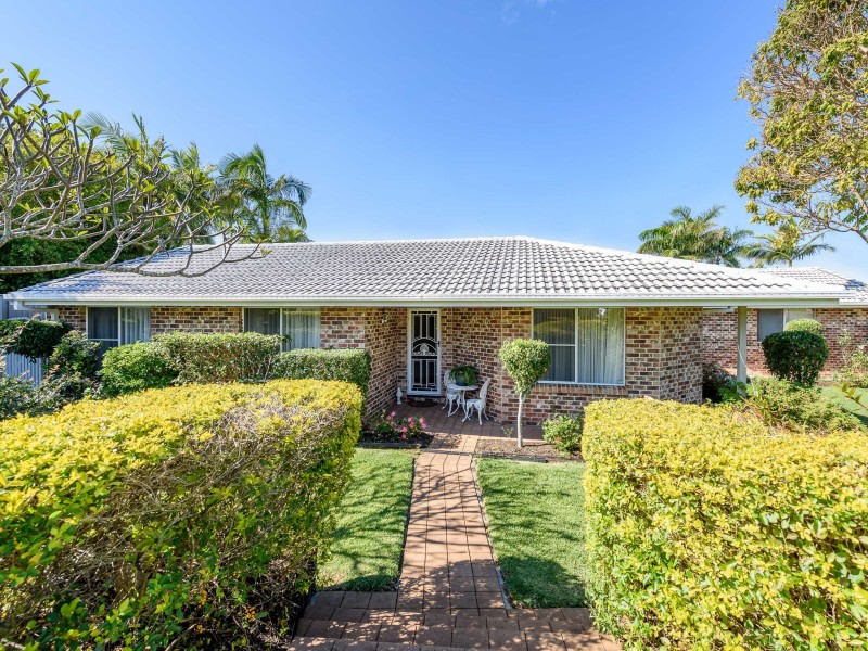 1 Putter Place, Arundel QLD 4214