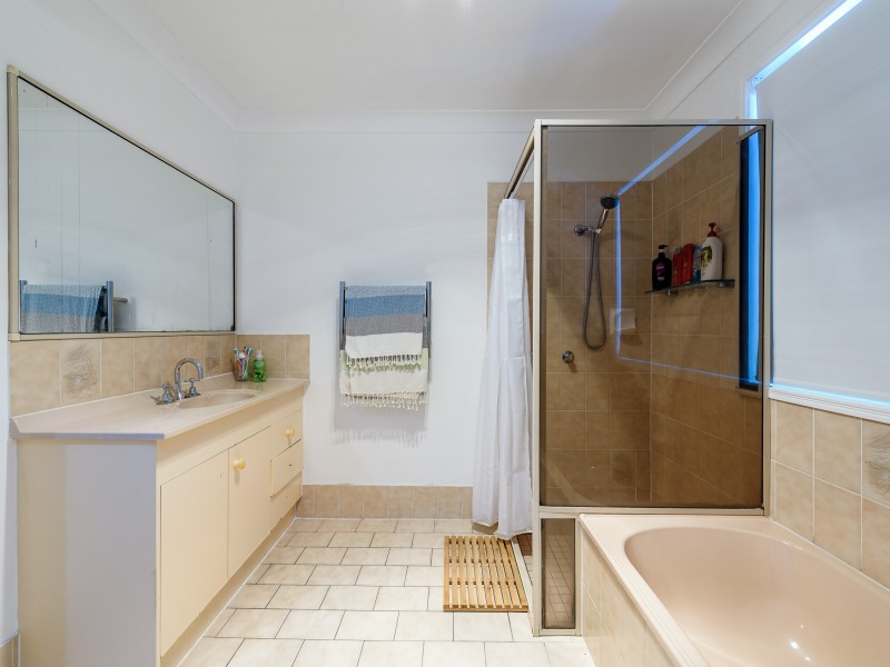 14 Cannington Place, Helensvale QLD 4212