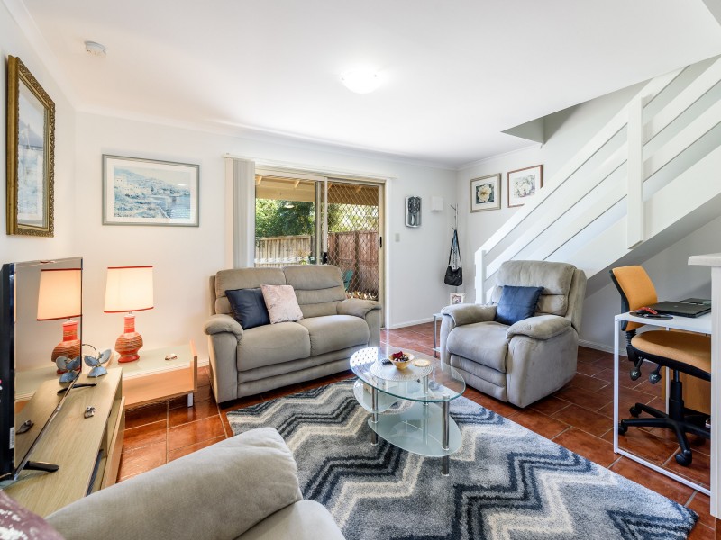 4/63 Olsen Avenue, Labrador QLD 4215