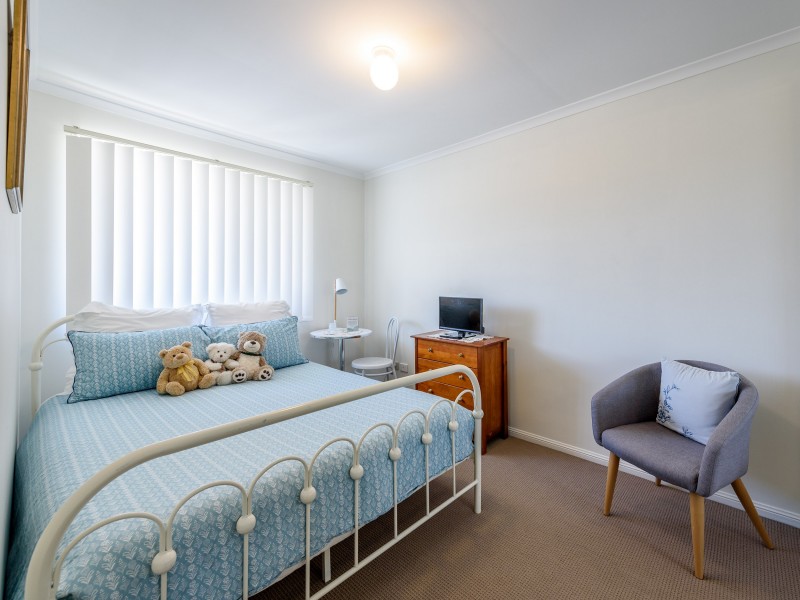 4/63 Olsen Avenue, Labrador QLD 4215