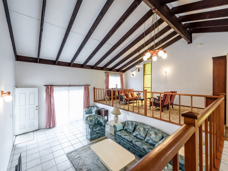 8 Innes Avenue, Molendinar QLD 4214