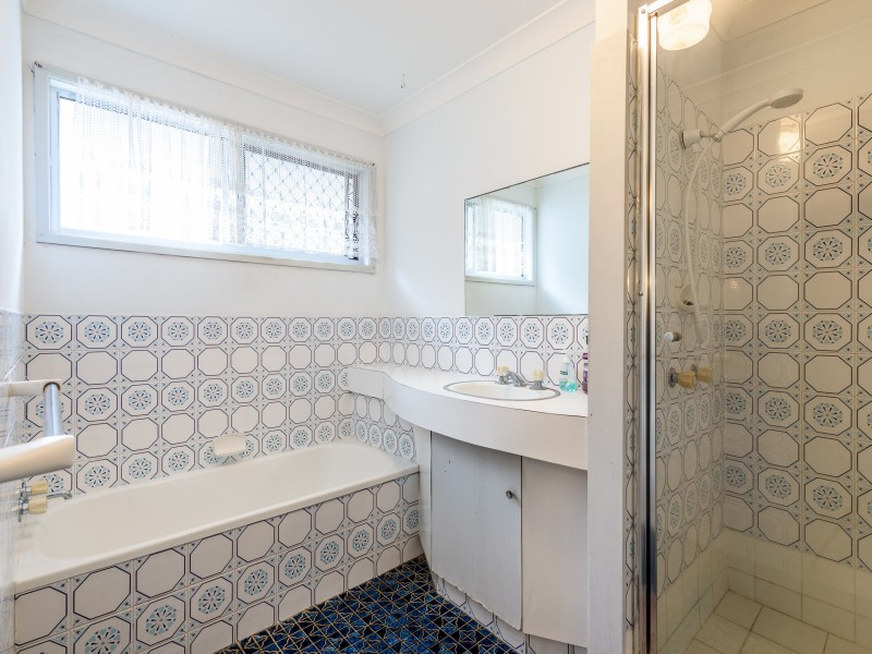 8 Innes Avenue, Molendinar QLD 4214