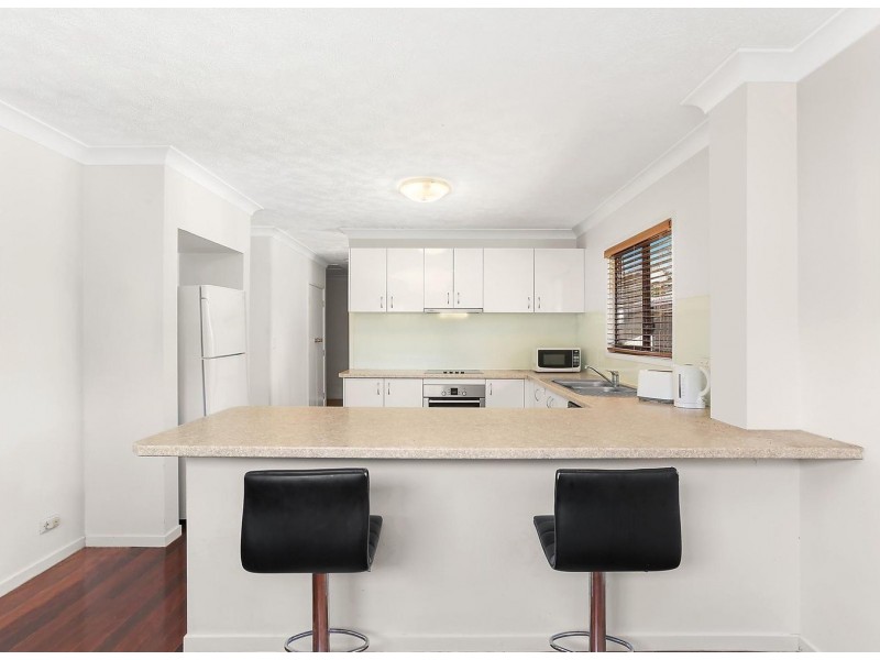 68 Kumbari Close, Southport QLD 4215