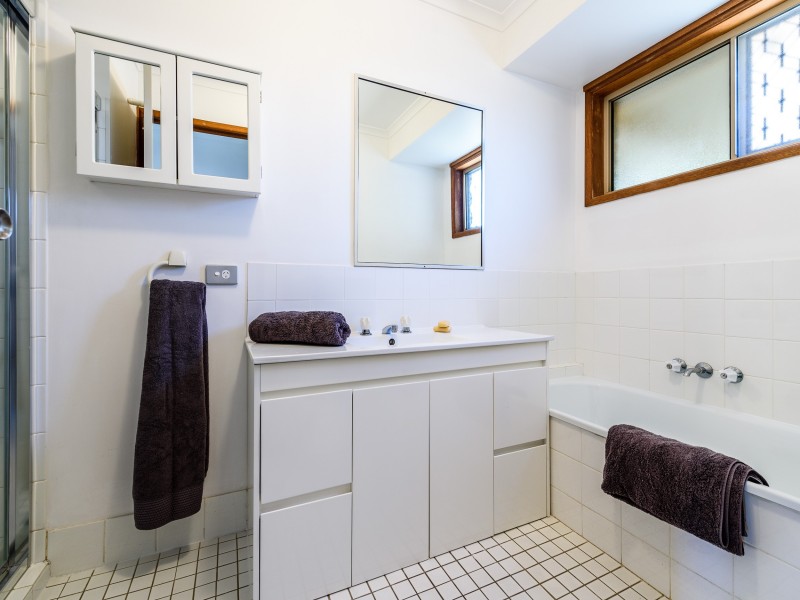 1/15 Robin Joy Close, Labrador QLD 4215