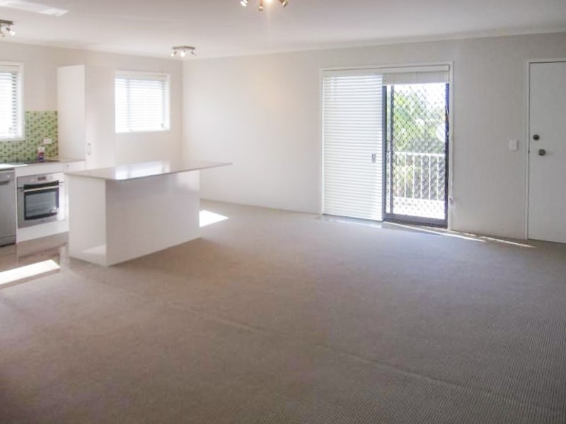 8/29 Ahern Street, Labrador QLD 4215