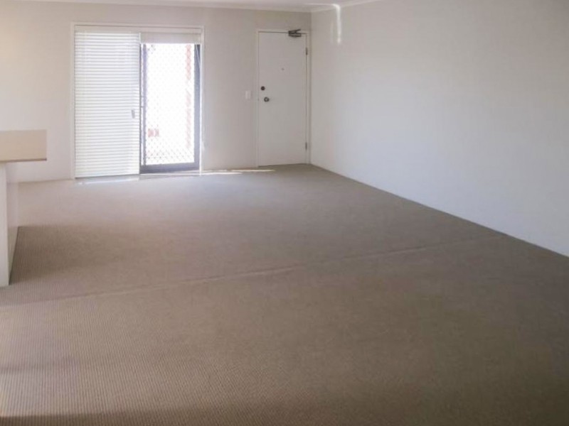 8/29 Ahern Street, Labrador QLD 4215