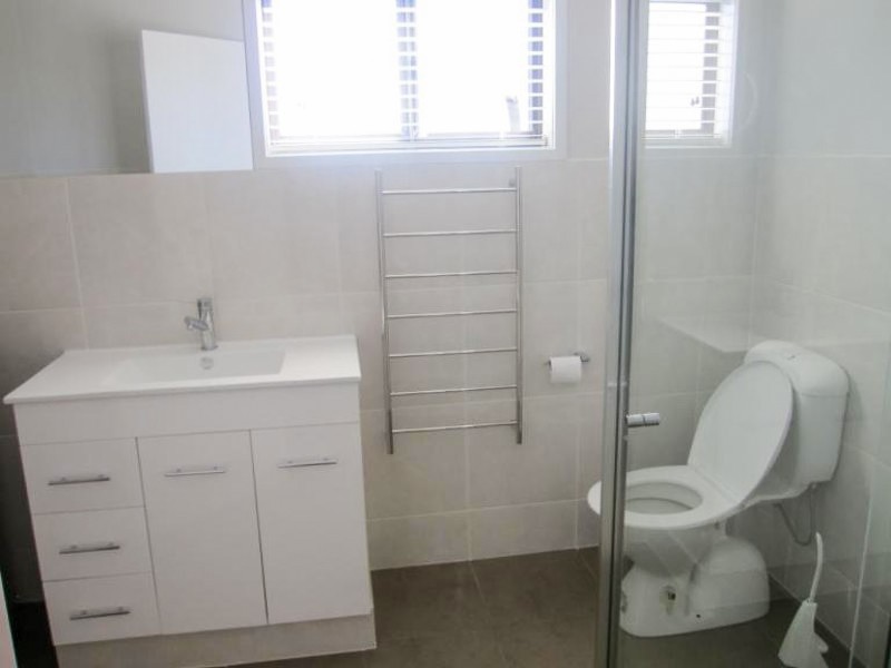 8/29 Ahern Street, Labrador QLD 4215