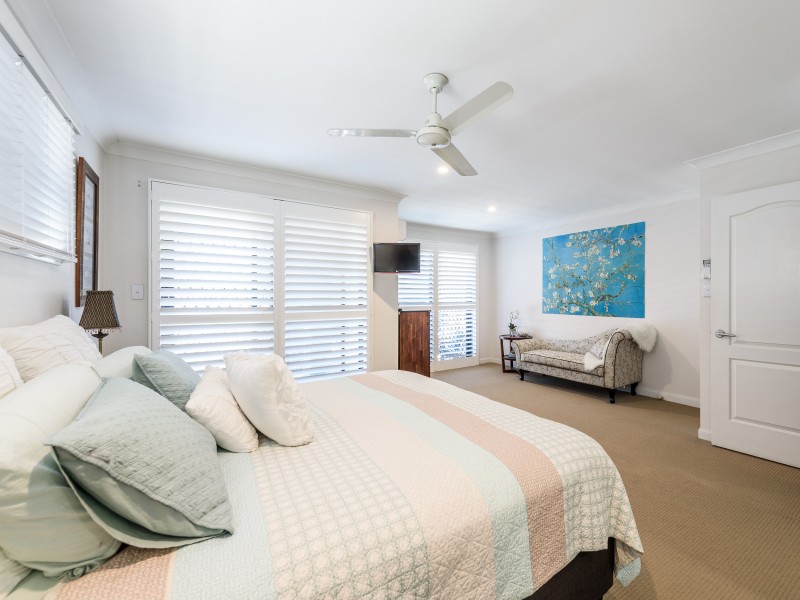 2/34 Donald Avenue, Paradise Point QLD 4216