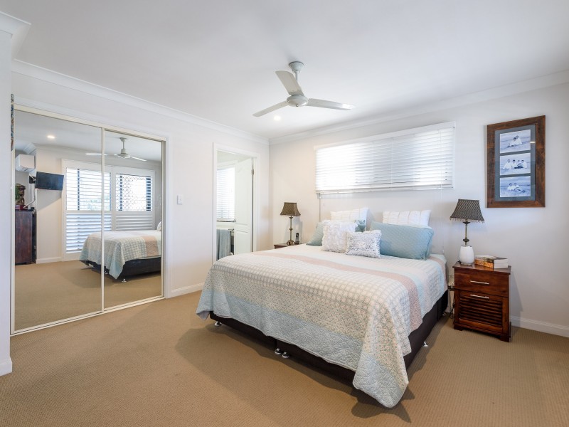 2/34 Donald Avenue, Paradise Point QLD 4216