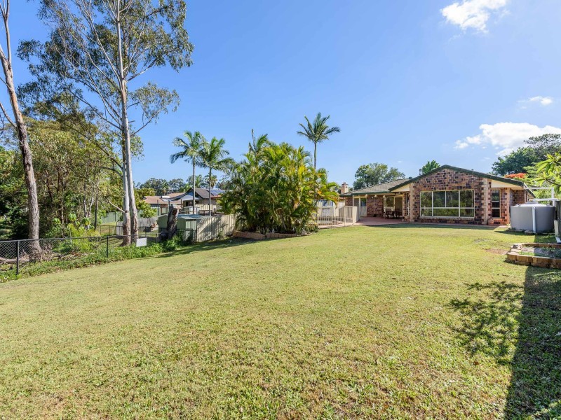 8 Henry Cotton Drive, Parkwood QLD 4214