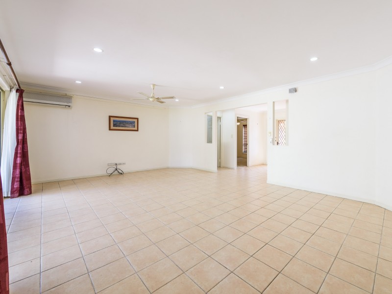 8 Henry Cotton Drive, Parkwood QLD 4214